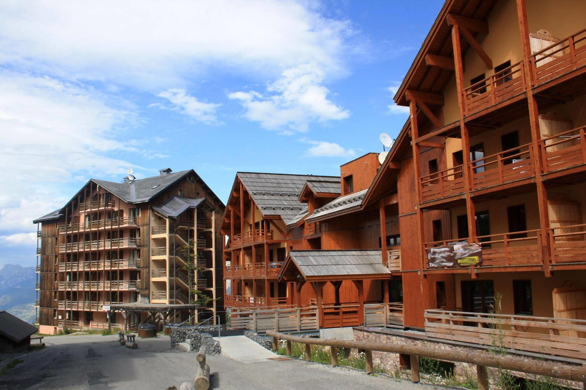 Noemys Deneb Aparthotel Risoul Exterior photo