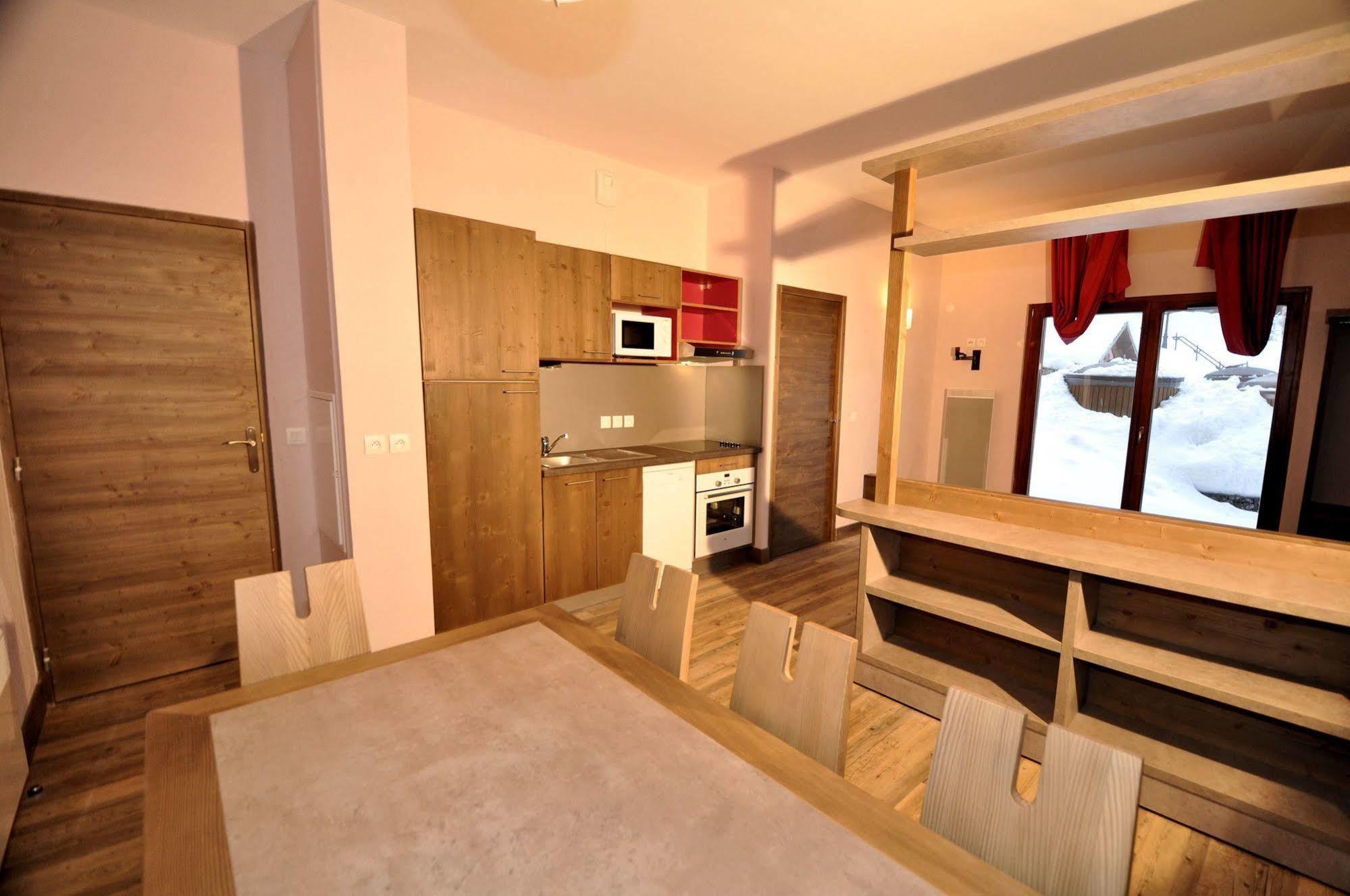 Noemys Deneb Aparthotel Risoul Exterior photo